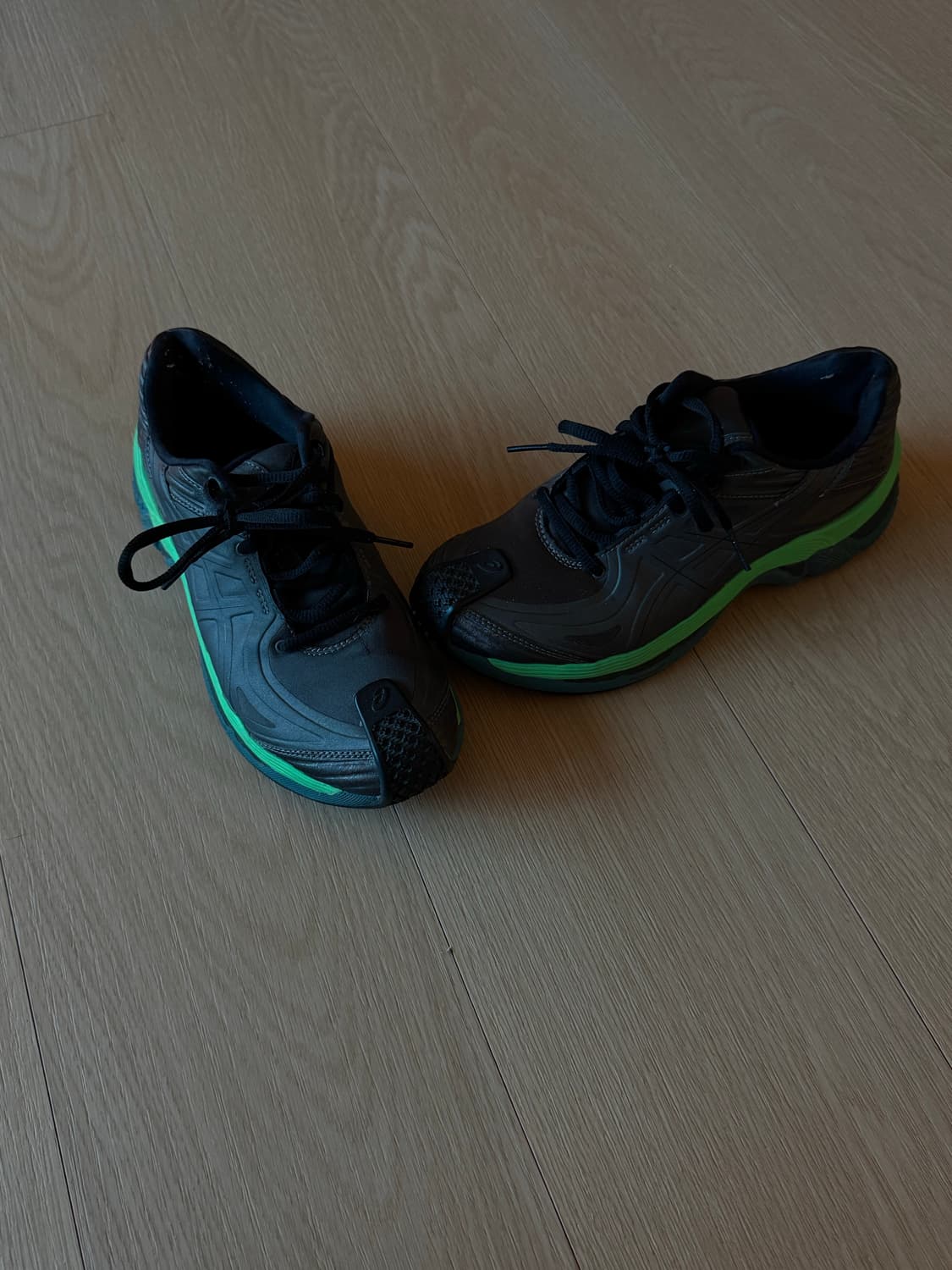 키코코스타디노브 x 아식스 젤 테서렉트 건메탈 230 상품이미지6