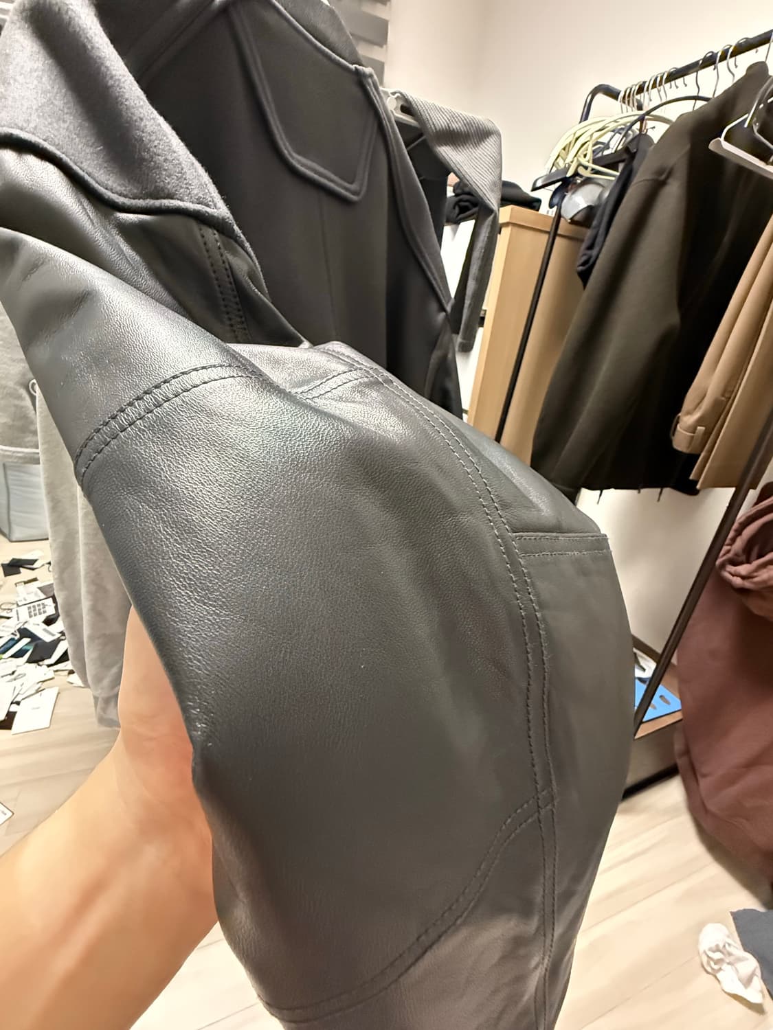 24fw준지 레더 슬리브 바시티 점퍼 - 그레이 46 상품이미지4