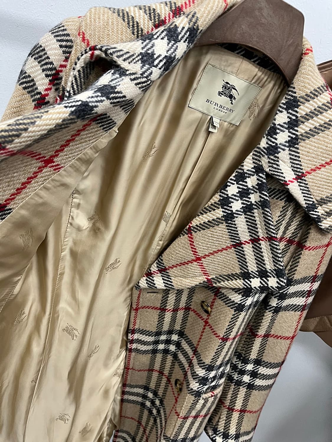 여) 버버리 이태리 노바체크 더블코트  상품이미지9