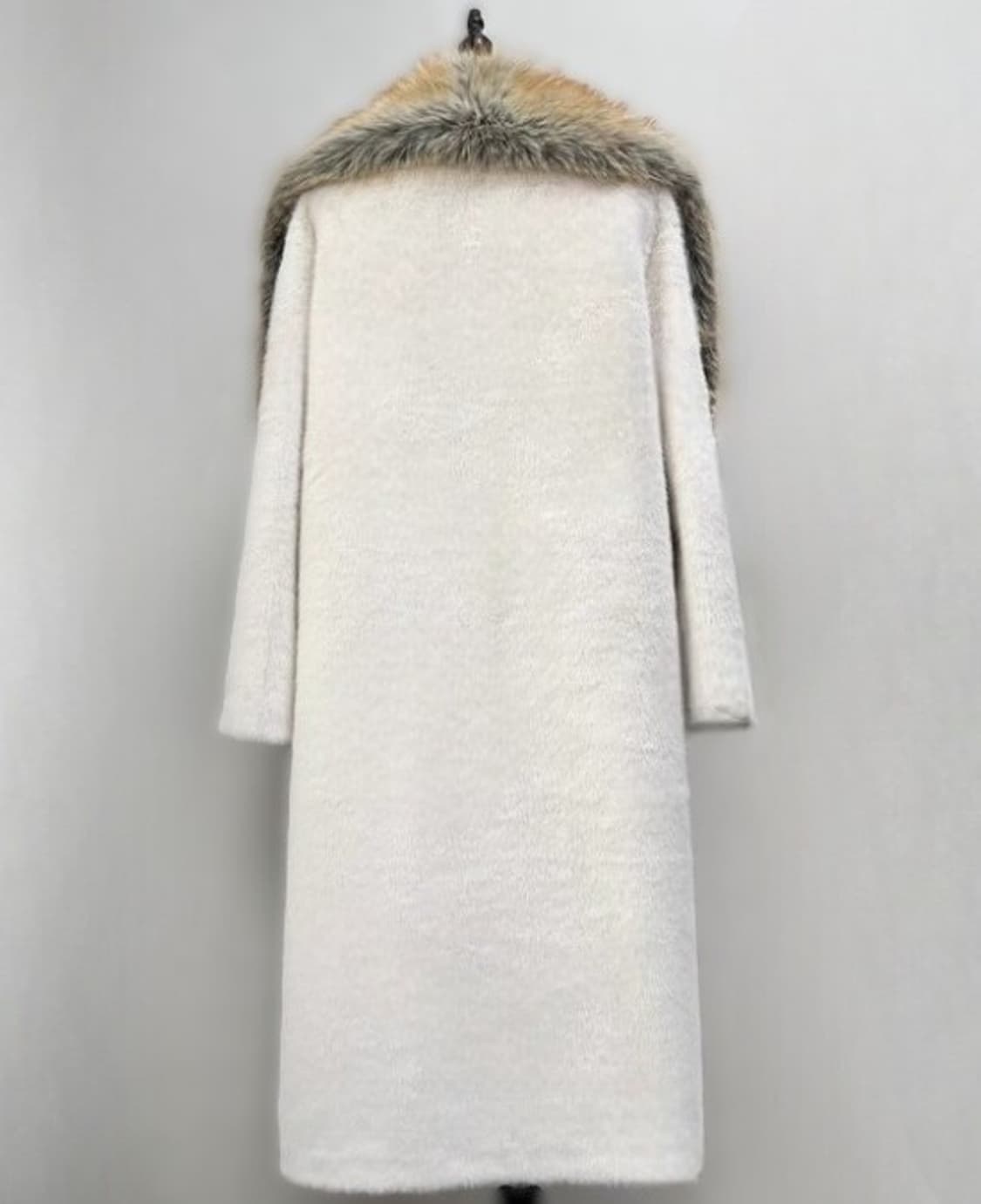 화이트 럭셔리 페이크 퍼 롱코트 (새상품) 상품이미지3