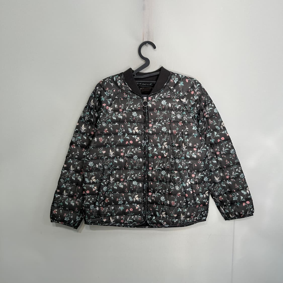 써스데이아일랜드 오리털 경량패딩 S 55~66 상품이미지1