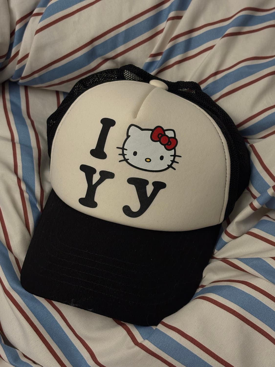 Open Yy x Hello Kitty Trucker Cap Black 상품이미지2
