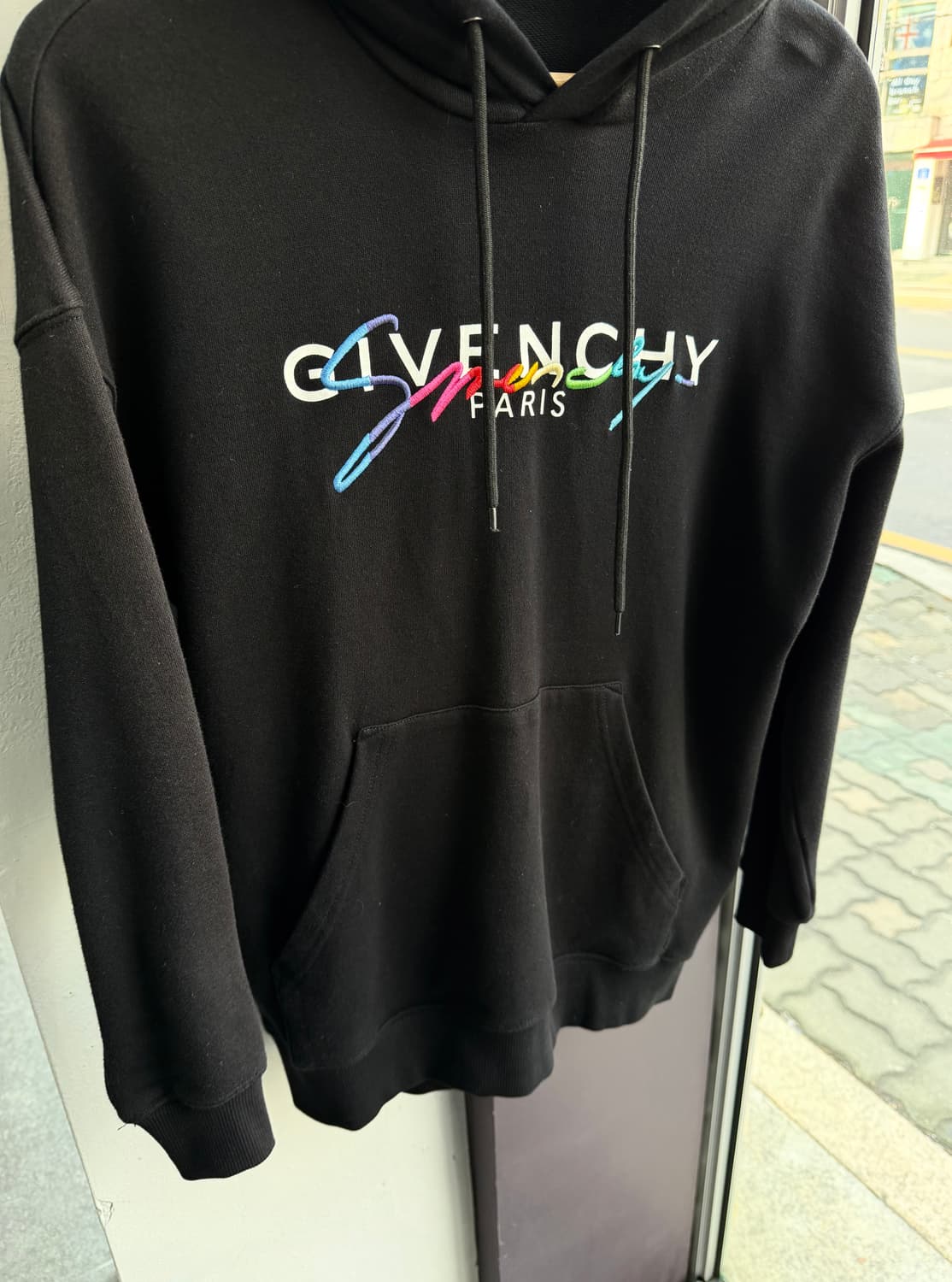 XS/ 지방시 레인보우 블랙 후드티 상품이미지4