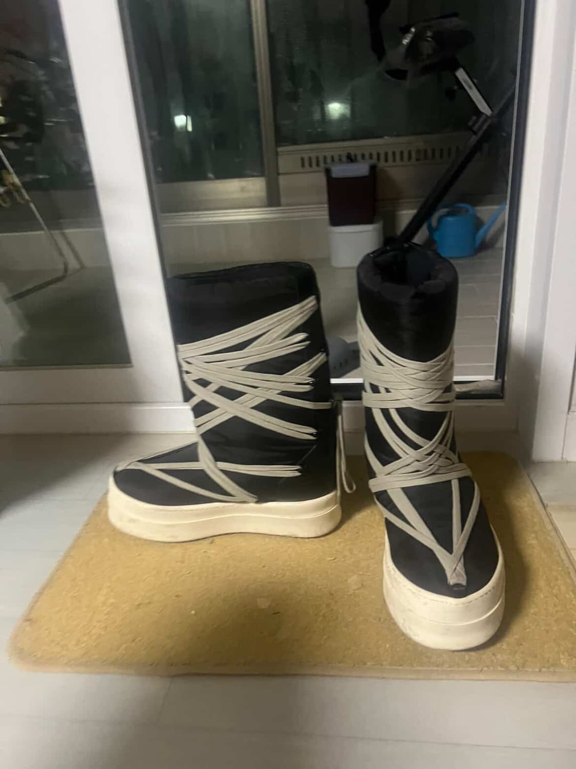 몽클레어 릭오엔스 빅락부츠 판매합니다 상품이미지4