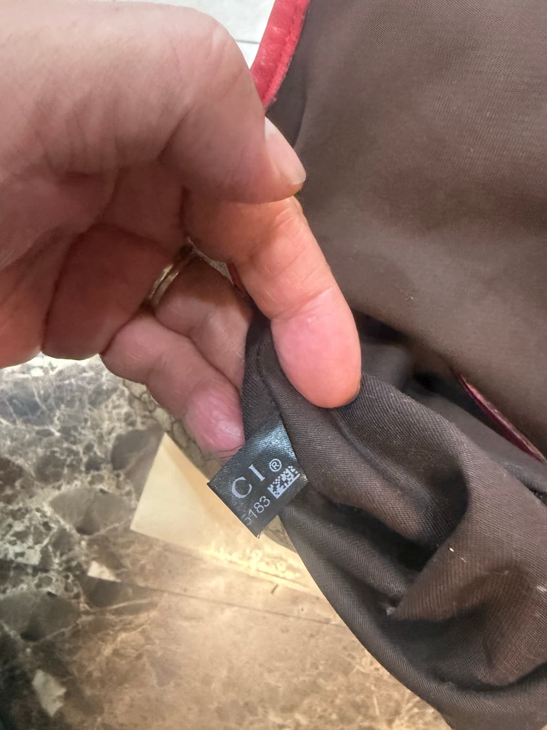 정품 구찌 GG 수프림 크로스백 팝니다 상품이미지10