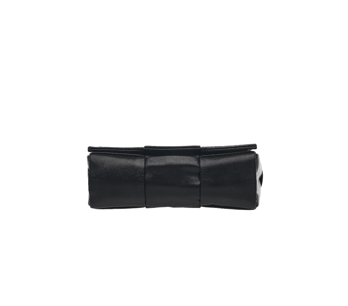 [S급] 보테가베네타 미니 레더 카세트백 판매합니다!!! 상품이미지4