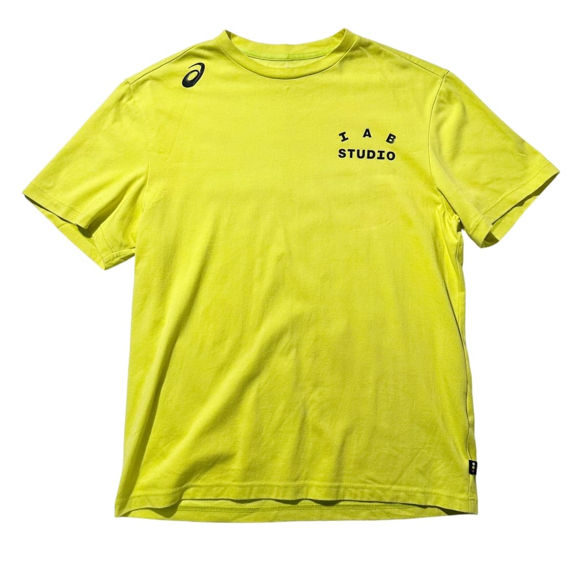 아이앱 스튜디오 x 아식스 반팔 티셔츠 라임 상품이미지1