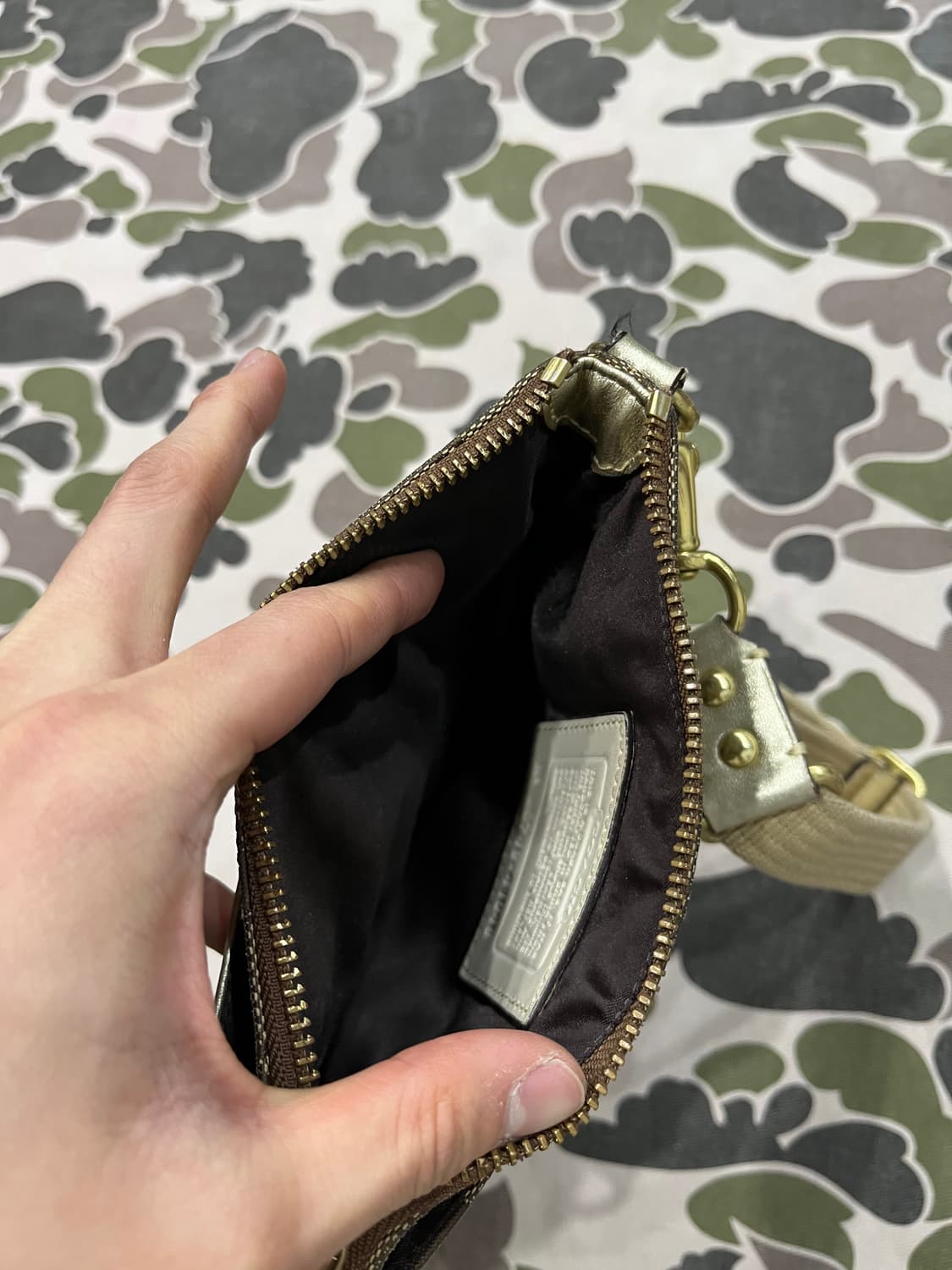 코치 모노그램 미니 크로스백 상품이미지9