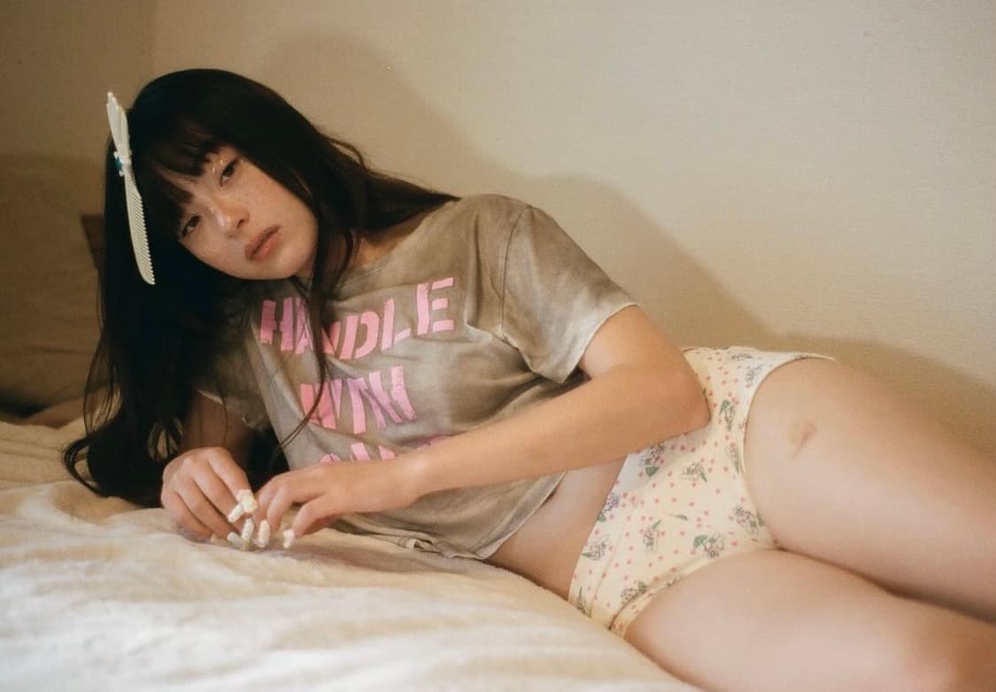 Ashley Williams 애슐리윌리엄스 happy 티셔츠 상품이미지6