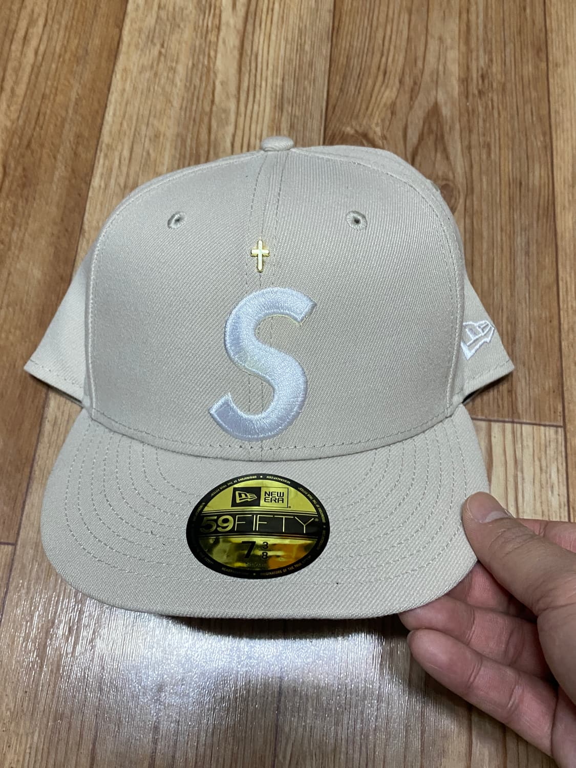 슈프림 뉴에라 7과 8분의3 베이지 상품이미지1