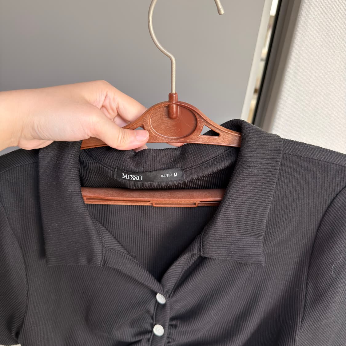 MIXXO 골지 셔링 반팔티 블랙 상품이미지3