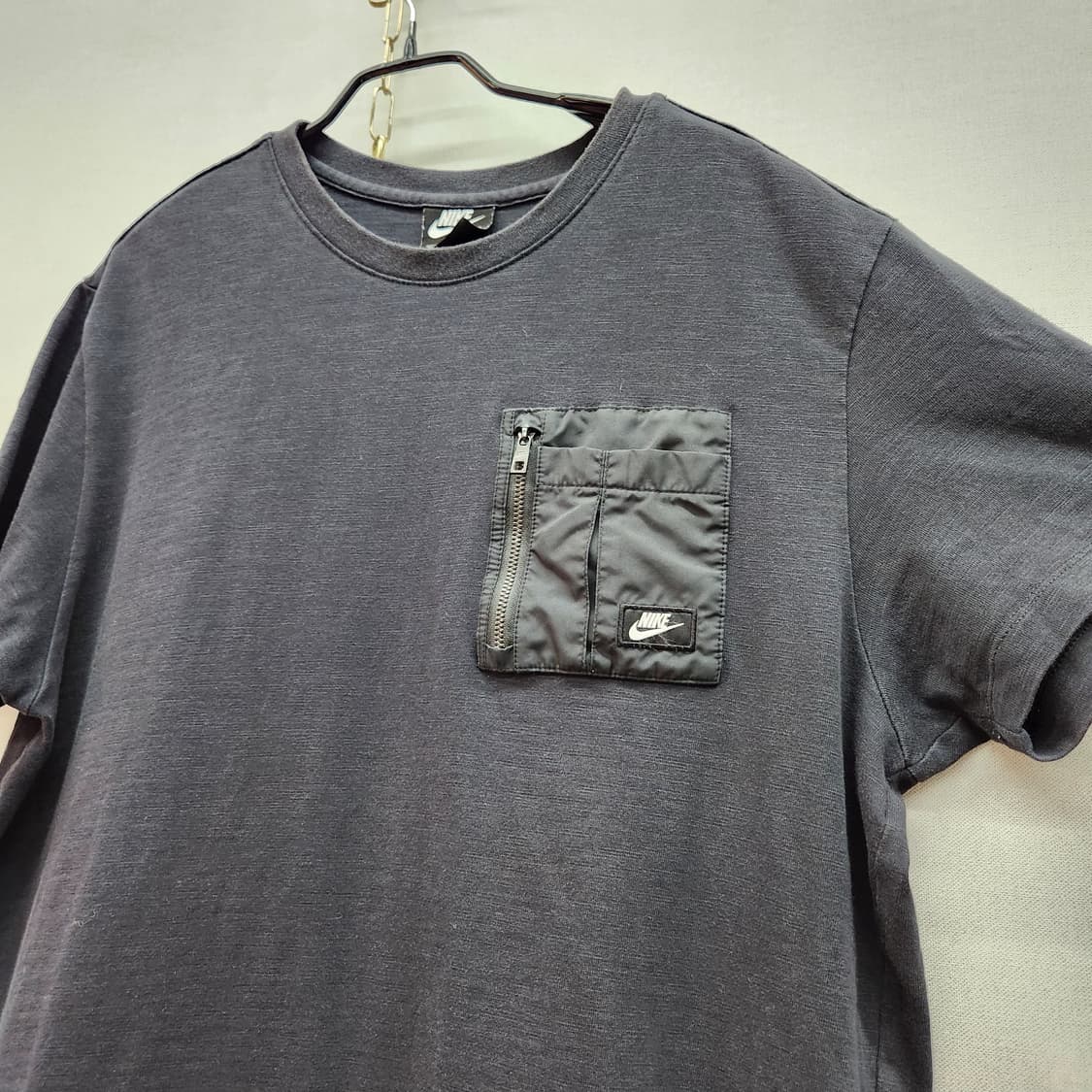 나이키 유틸리티 포켓 로고 반팔티 L(L) 상품이미지3