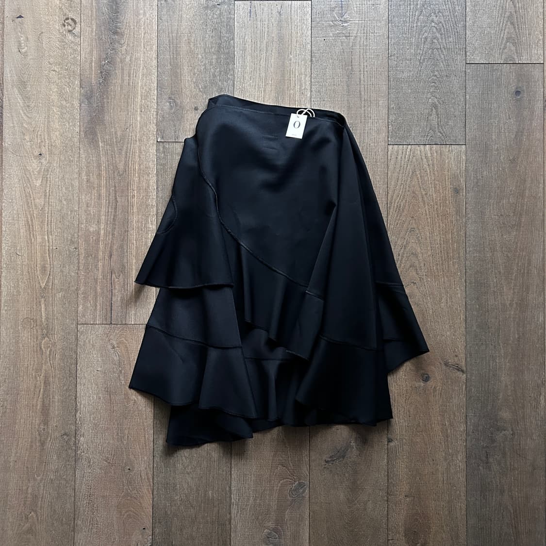 Transformed Asymmetry Ruffle Skirt 상품이미지3