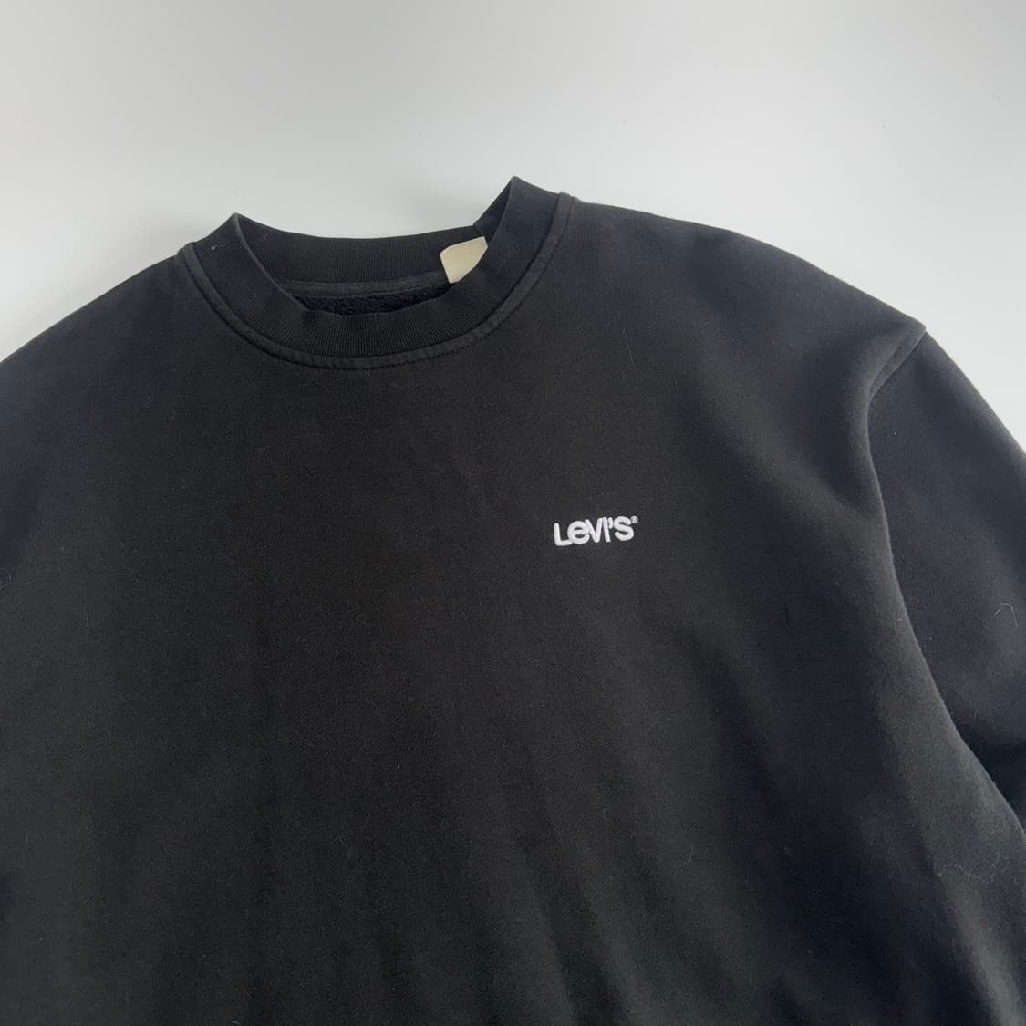 Levis 리바이스 스몰로고 블랙 맨투맨 상품이미지4