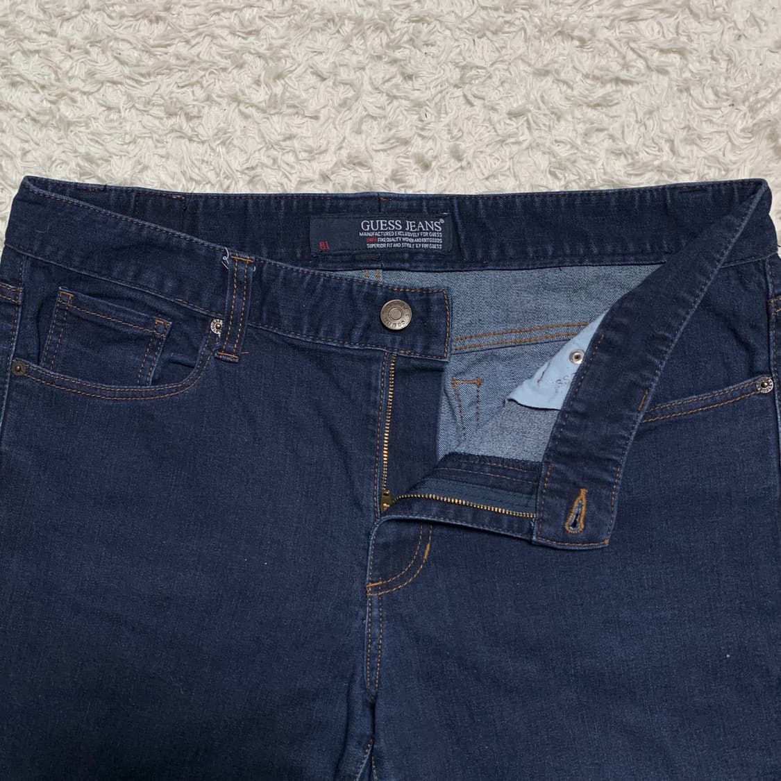 [37] 게스 테이퍼드핏 데님팬츠 상품이미지4