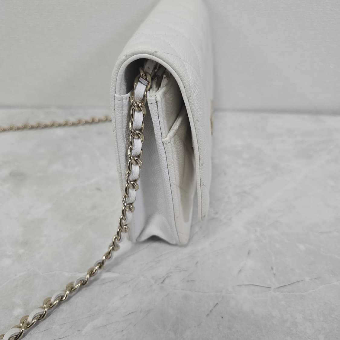 샤넬 캐비어 크로스백 판매 상품이미지9