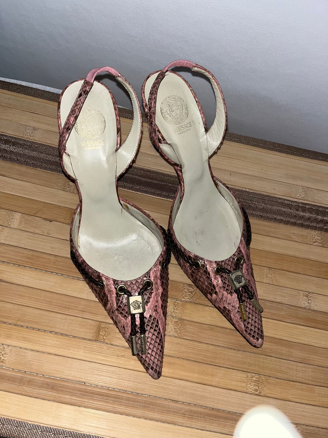 Versace 베르사체 파이톤 핑크 슬링백 힐 상품이미지2