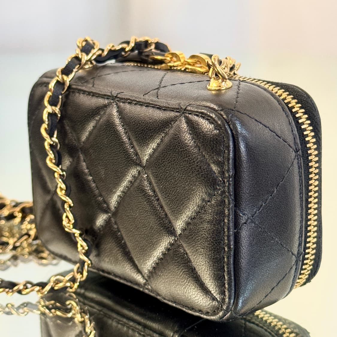샤넬 31번대 플레이트 파티 미니 베니티 체인 크로스백  상품이미지9