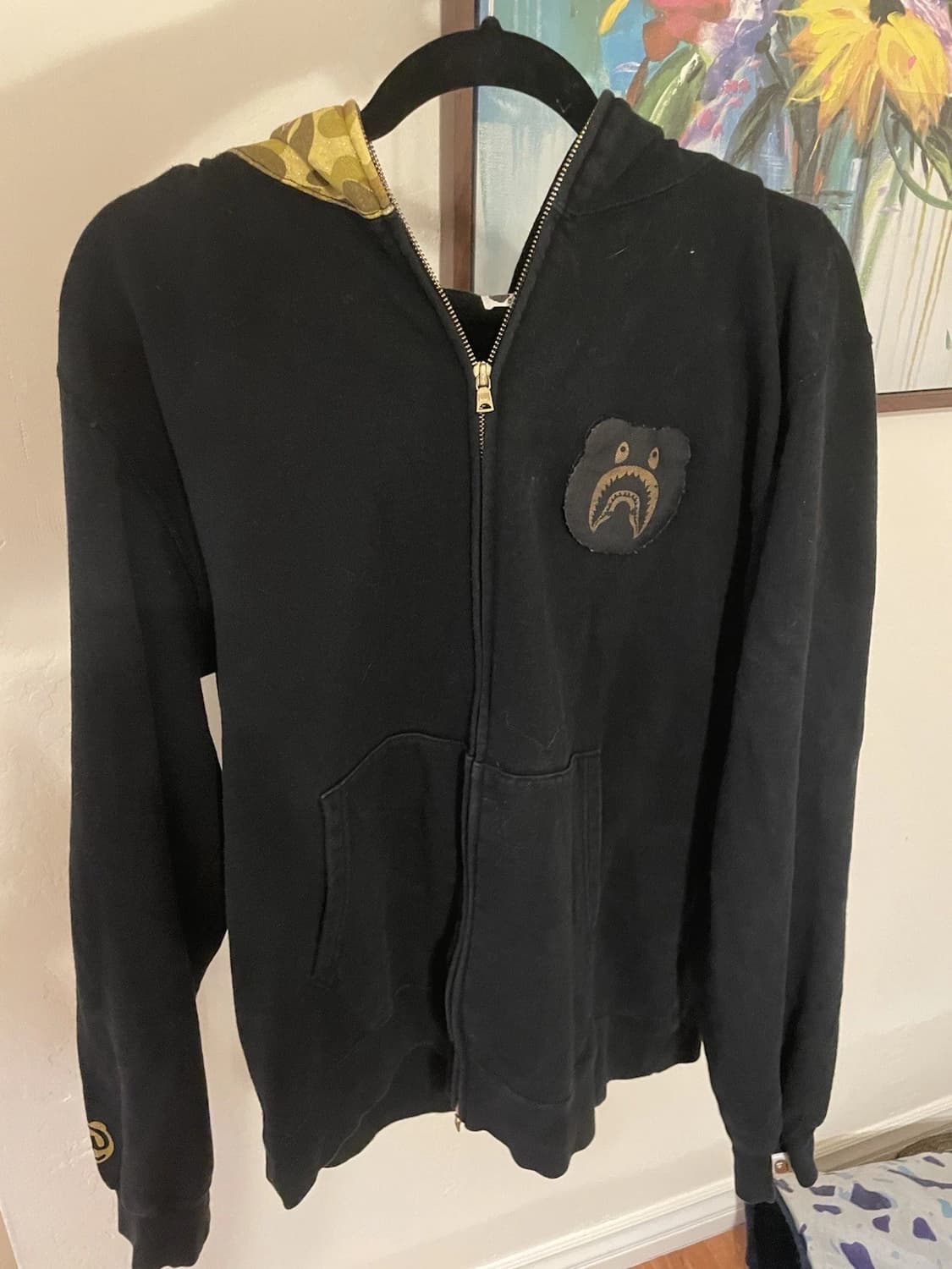 베이프 x 베어브릭 골드 샤크 후드집업 상품이미지3