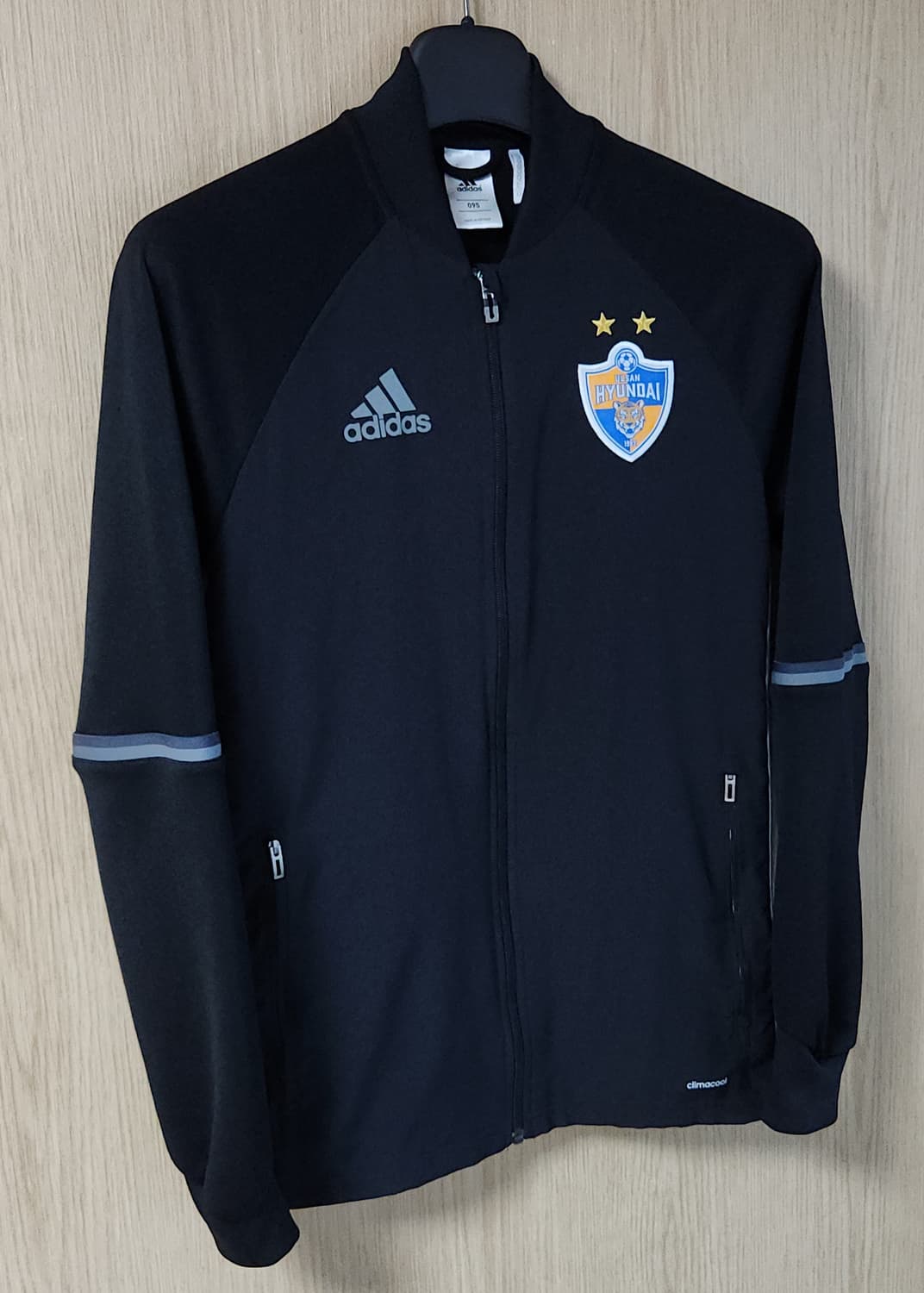 (착샷) 아디다스 울산현대 유니폼 트레이닝 탑  상품이미지2