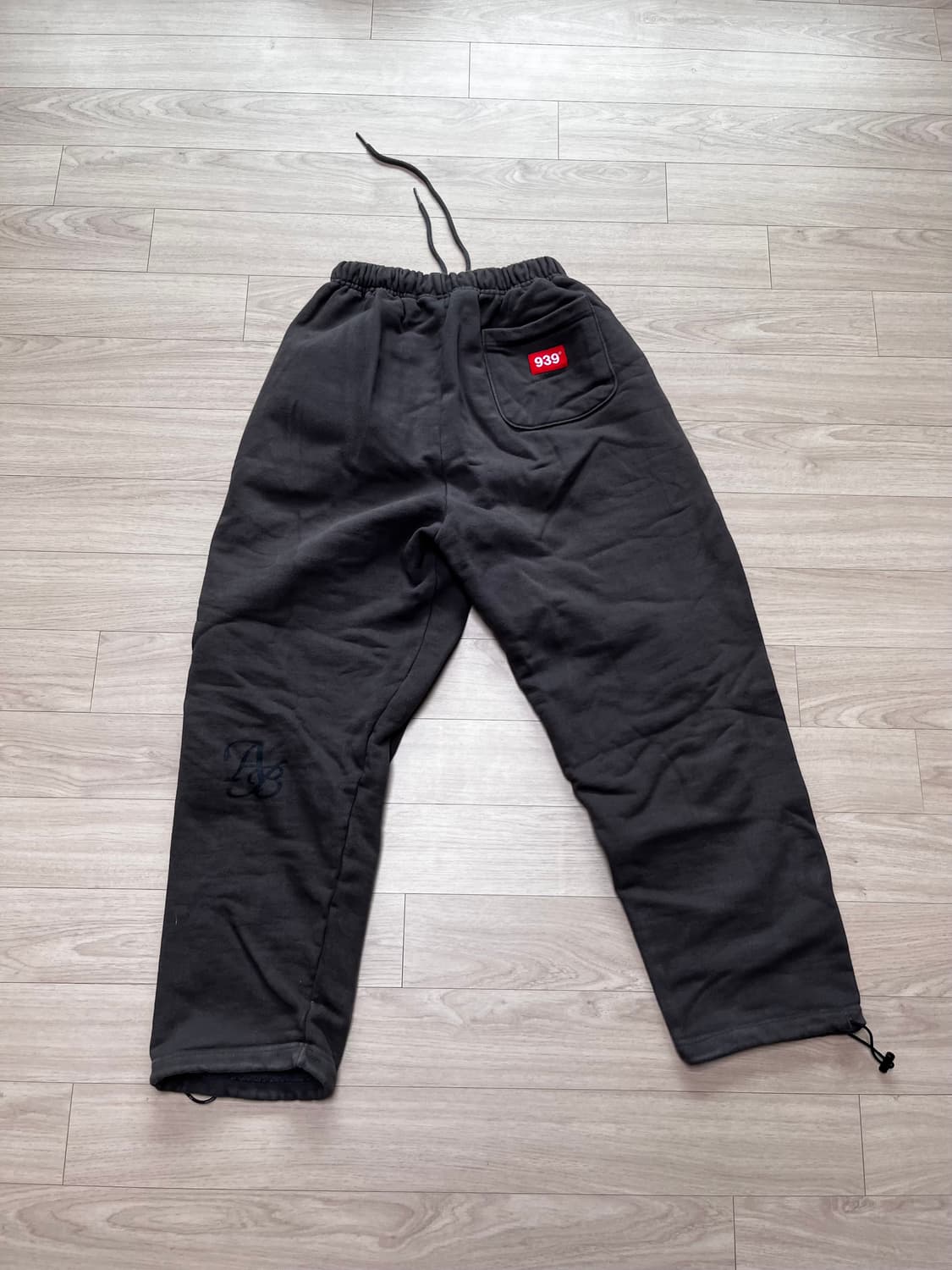 아카이브 볼드 939 LOGO SWEAT PANTS (DARK GRAY) 상품이미지2