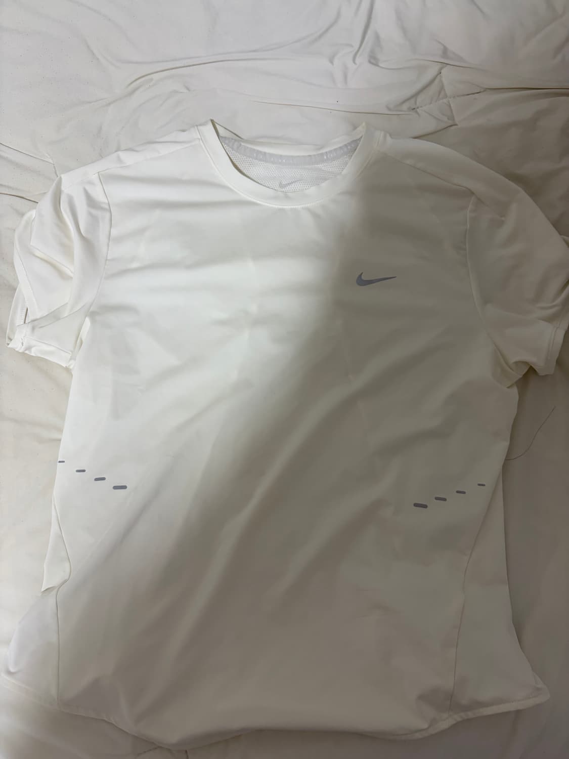 나이키 W 스위프트 드라이 핏 반팔 러닝 탑 상품이미지1