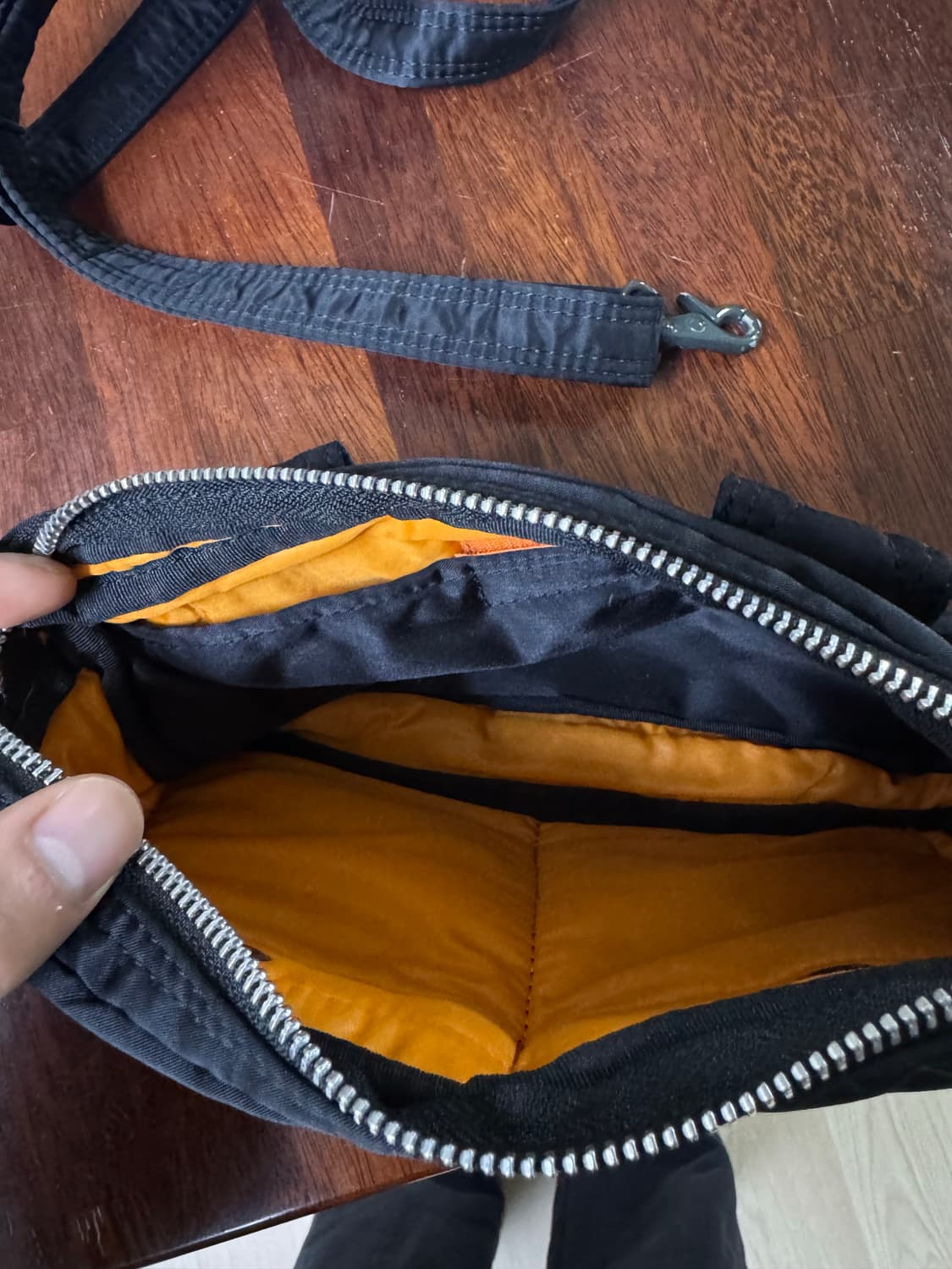 포커 탱커 숄더백S 상품이미지4