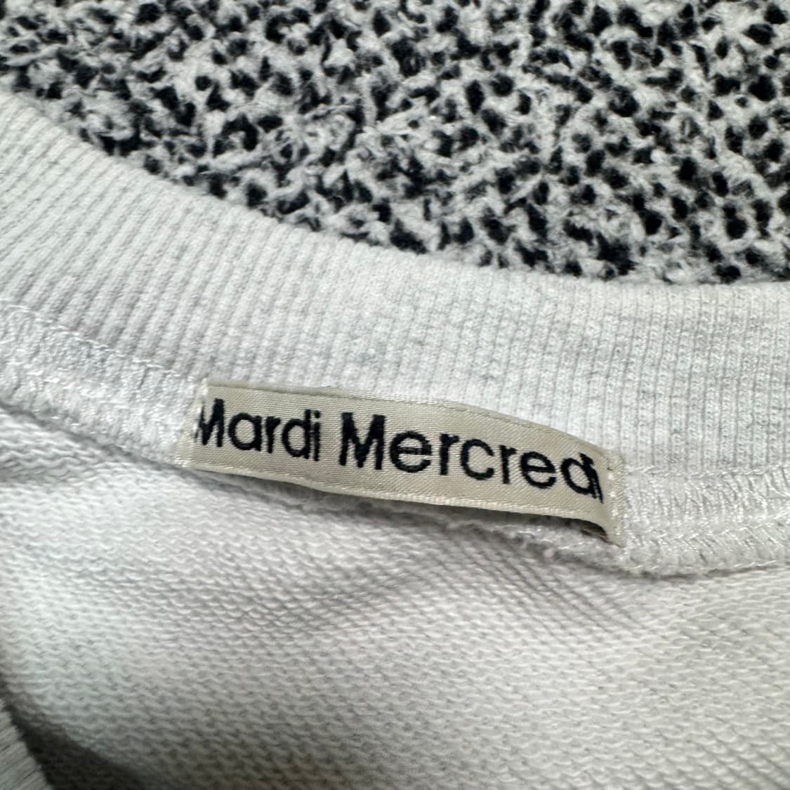 Name : 마르디 시그니처 자수 빅로고 맨투맨 :)  상품이미지3