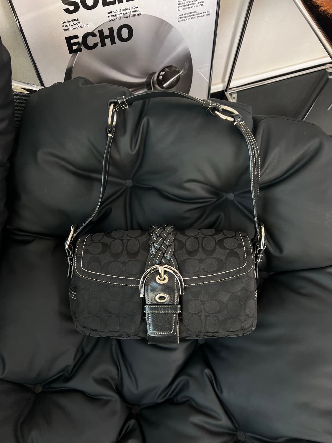 코치 소호 Y2K 버클 숄더백 상품이미지2