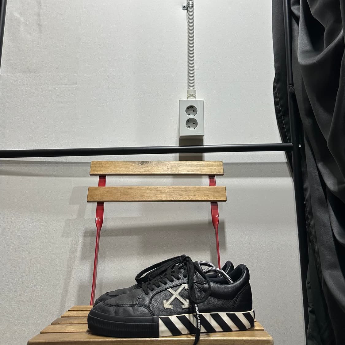 43)270 오프화이트 운동화 남성 남자 애로우 로우 벌크 레더 상품이미지3