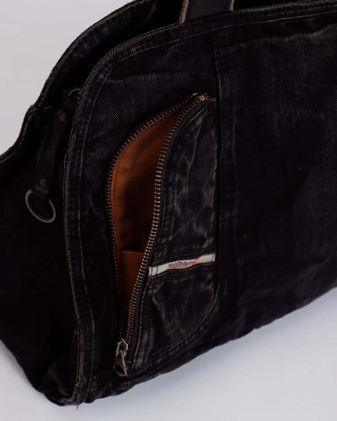 [DIESEL] 워시드 블랙 데님 숄더 백 상품이미지7