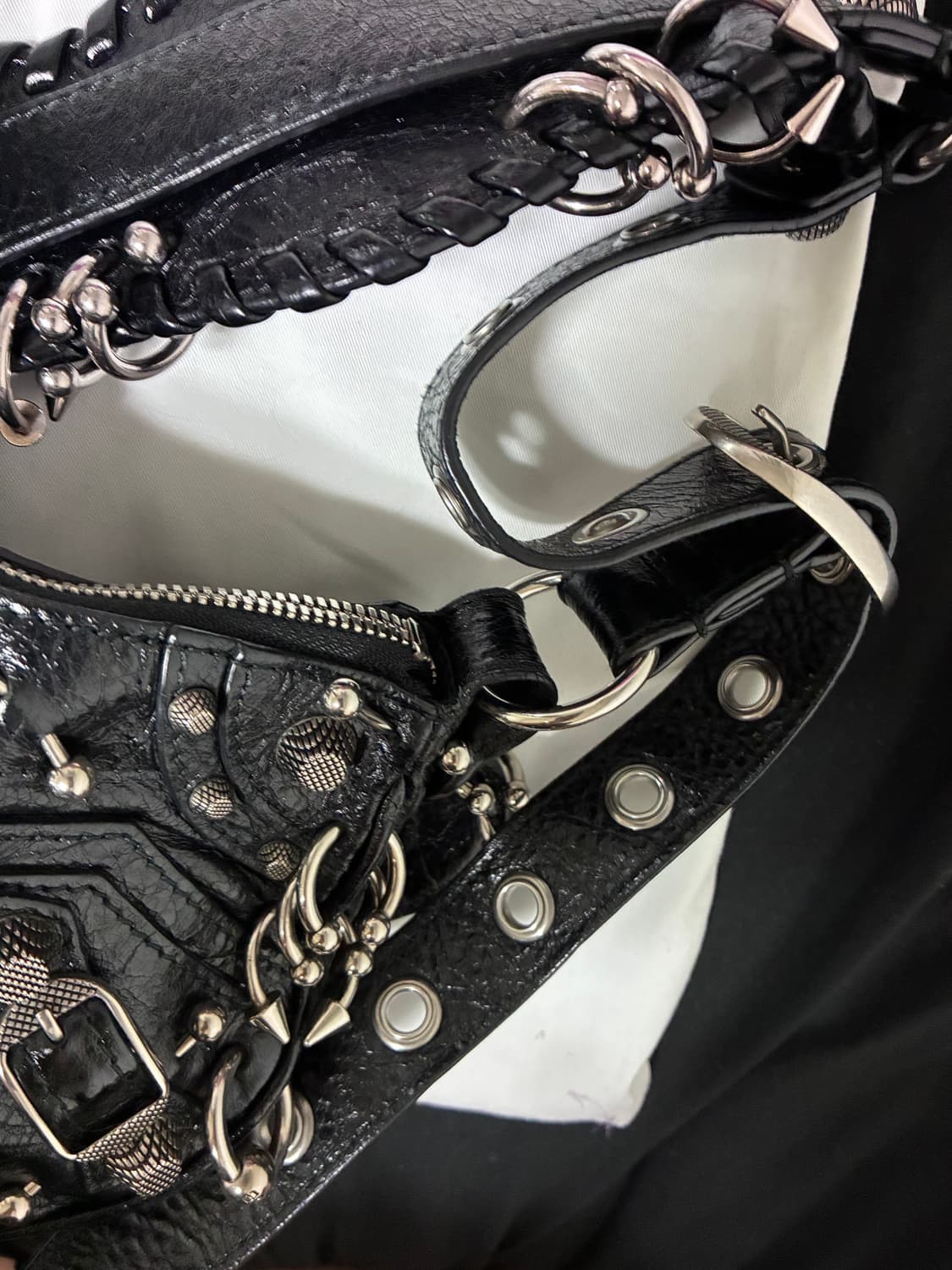 발렌시아가 피어싱 르카골 상품이미지5