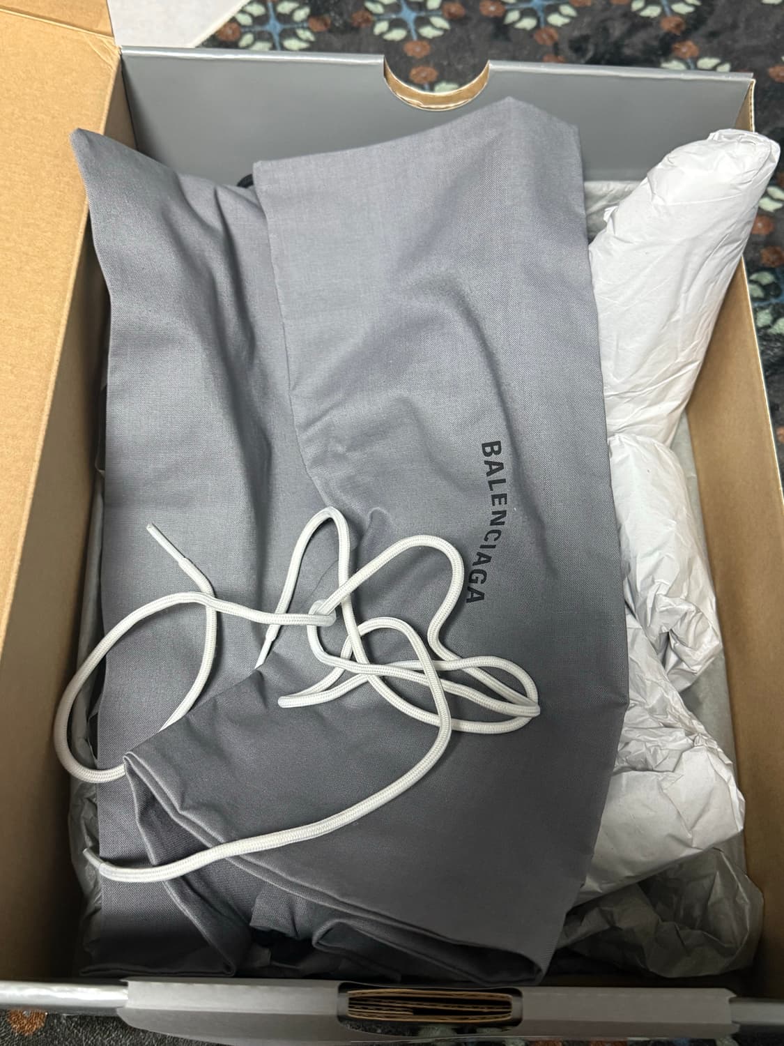 발렌시아가 젠 스니커즈 44사이즈 판매합니다 상품이미지5