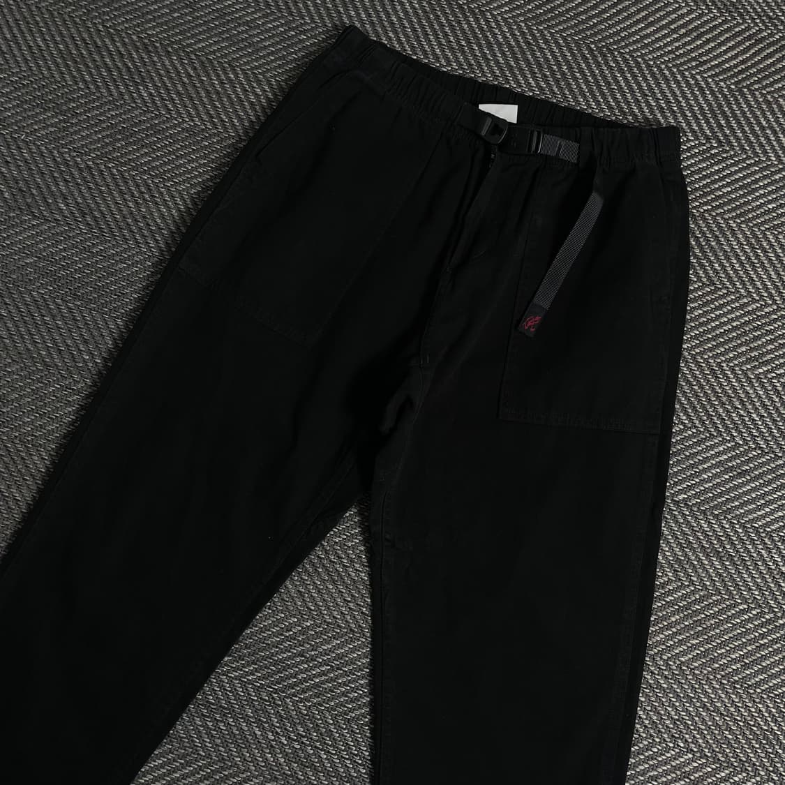 그라미치 벨티드 테이퍼드 치노 팬츠 블랙y 3616 상품이미지1