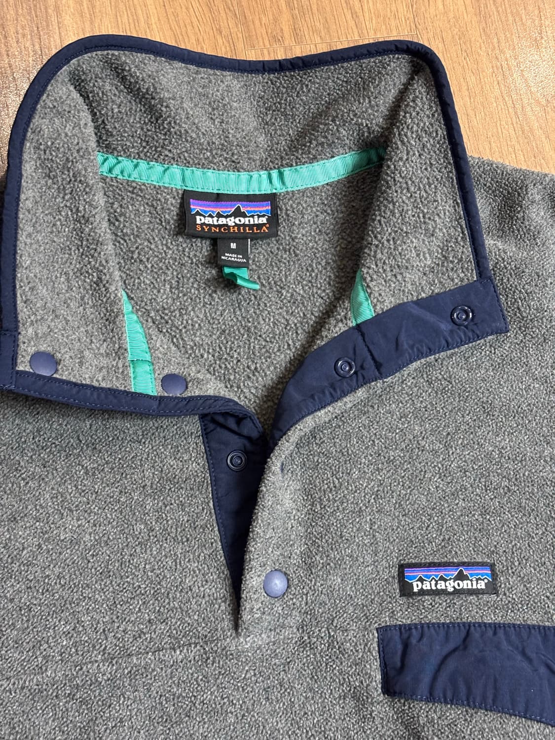 파타고니아 헤비웨이트 신칠라 니켈 네이비 M 판매합니다 상품이미지4