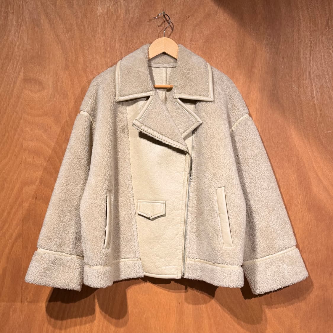 스튜디오 톰보이 양털 무스탕 자켓 상품이미지1