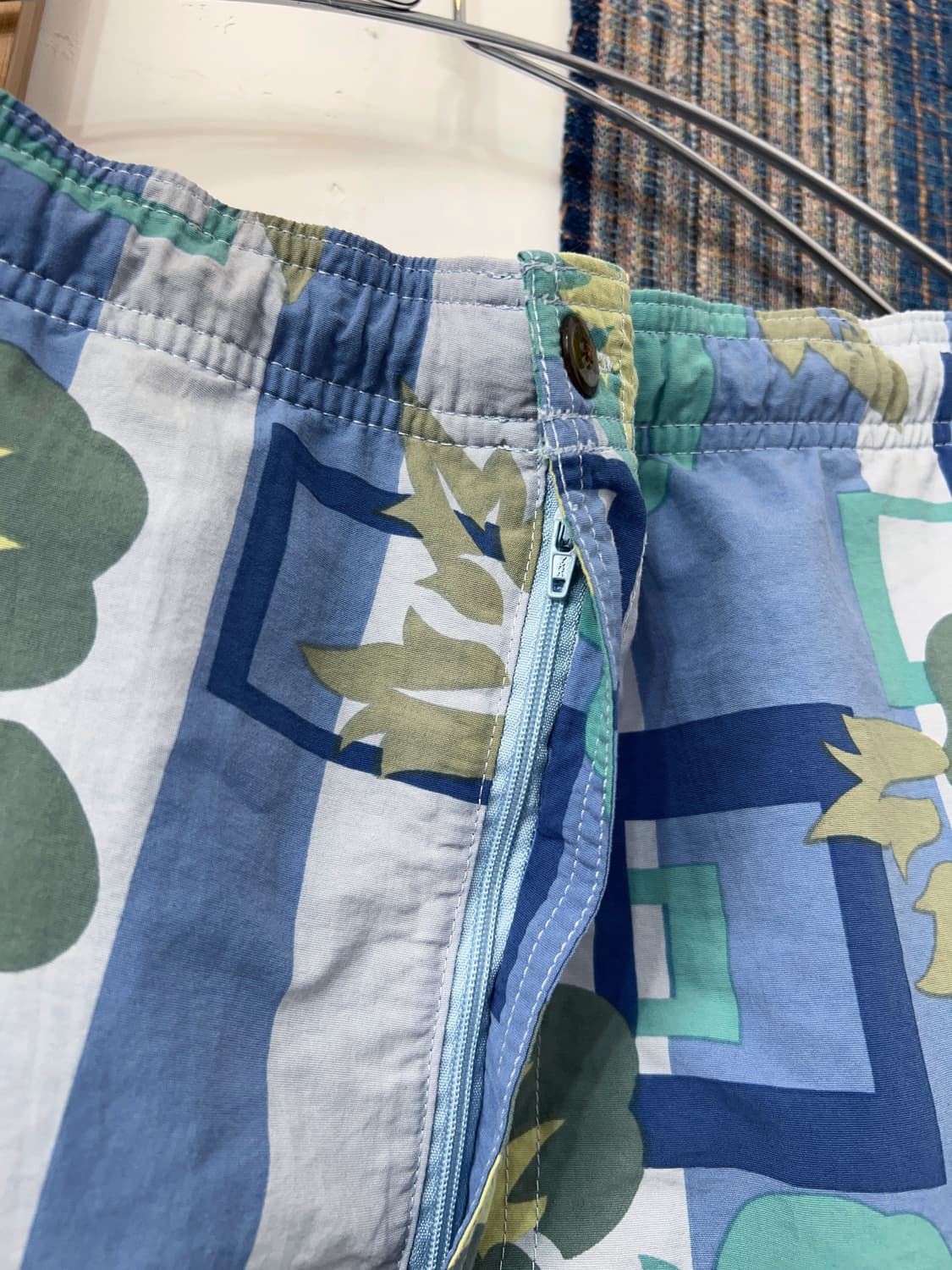 TOMMY BAHAMA Nylon Floral Board Shorts  상품이미지6