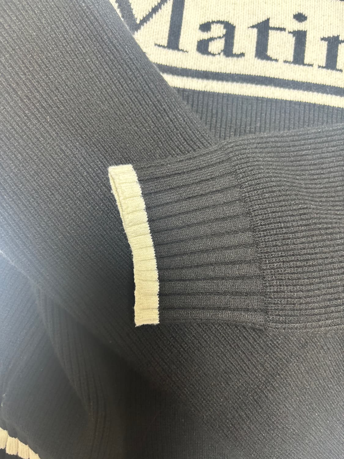 [당일출고,S사이즈] 마뗑킴 블랙 니트 가디건 집업 상품이미지2