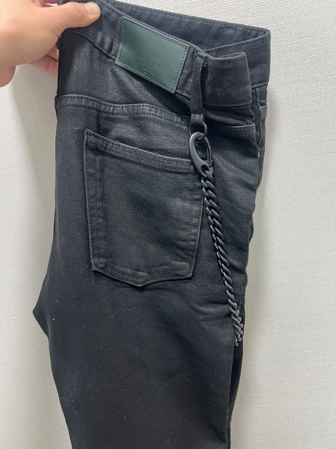 [1]언더마이카 블랙 볼드 체인 슬림 스트레이트진 상품이미지2