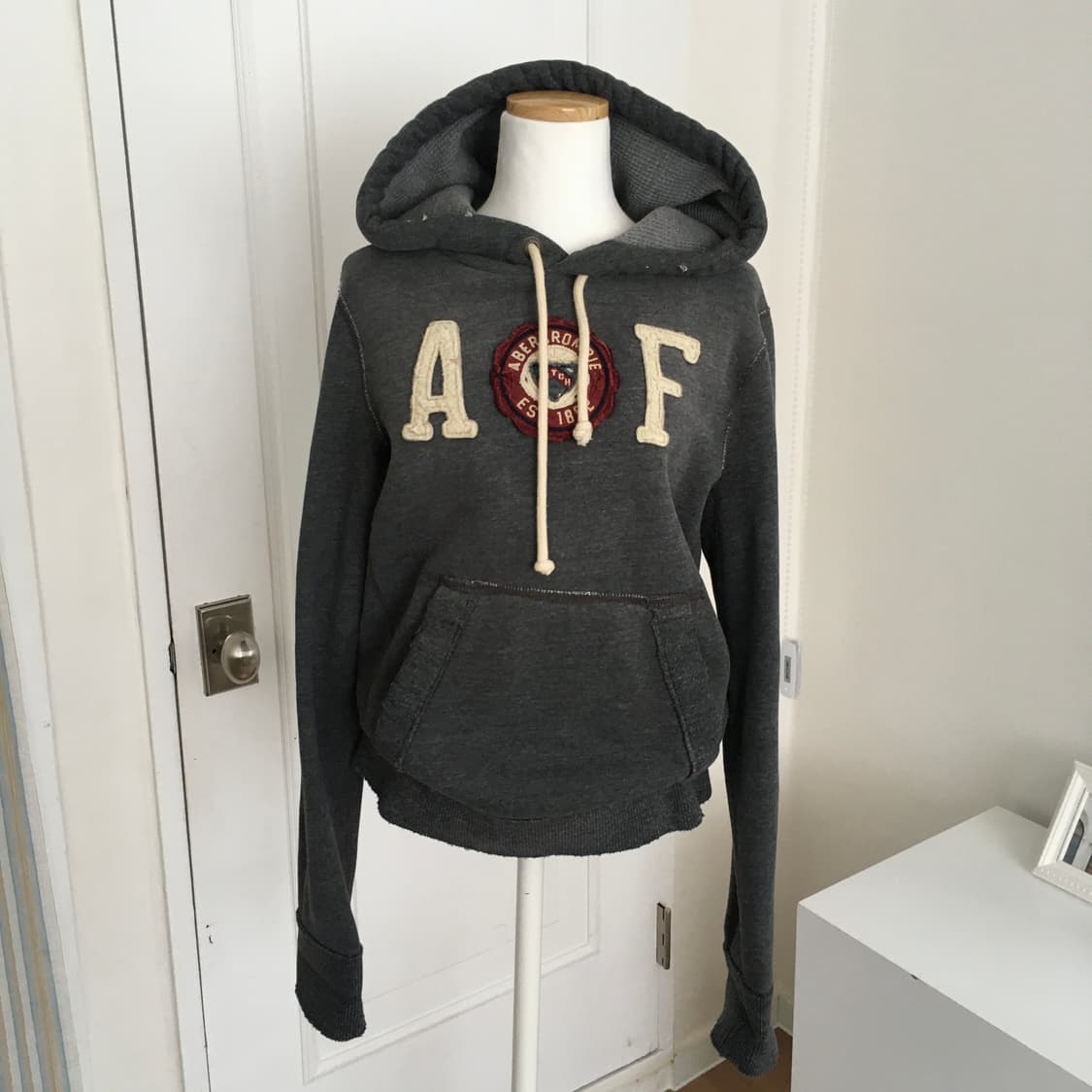 아베크롬비 그레이 자수 빅로고 후드티 상품이미지1
