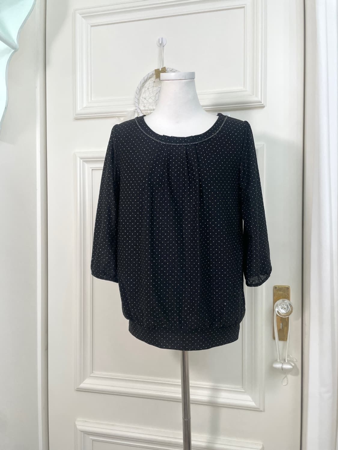 black silver dot pleats blouse(size-M) 상품이미지1