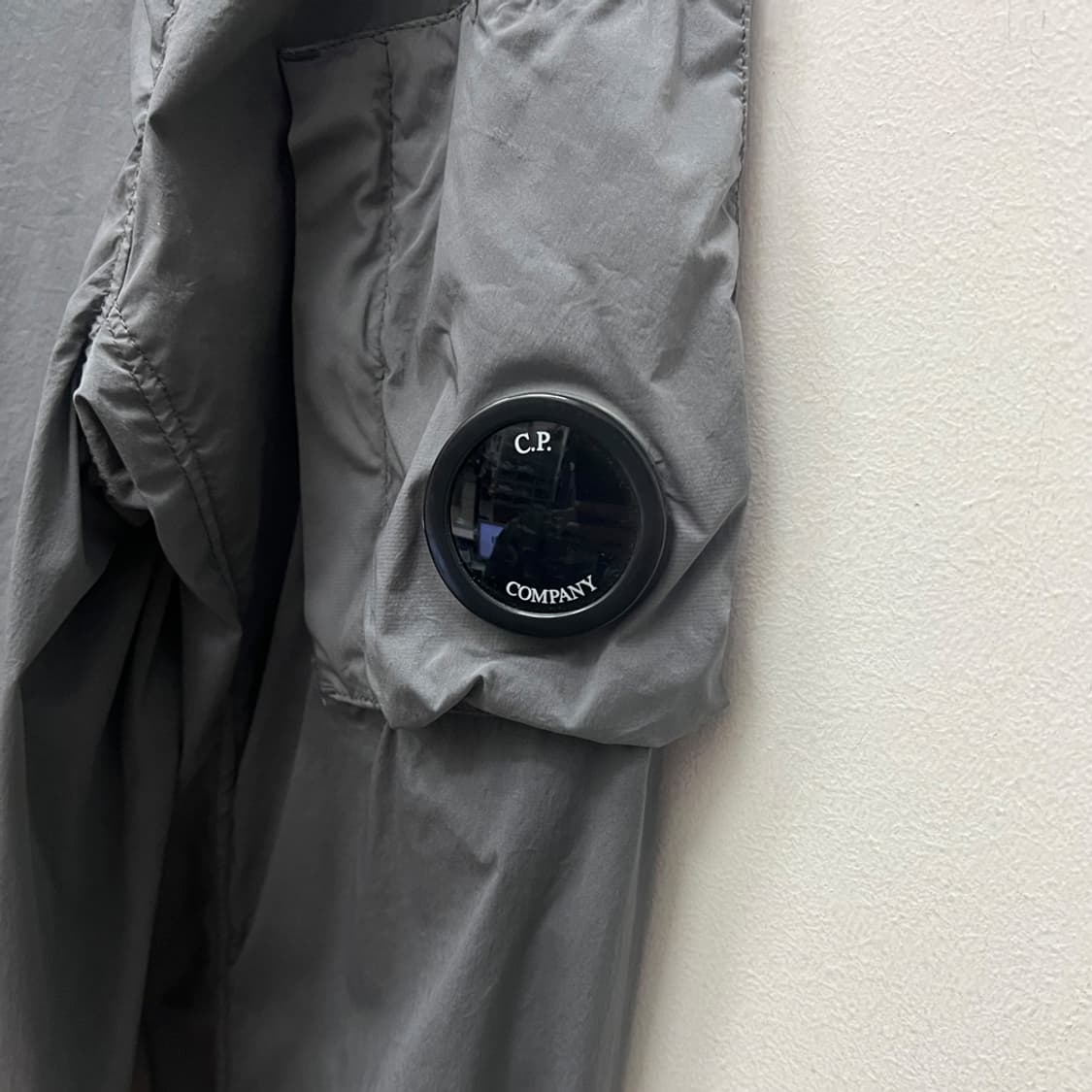 CP컴퍼니 NYCRA 렌즈 와펜 봄버 자켓 M 상품이미지4