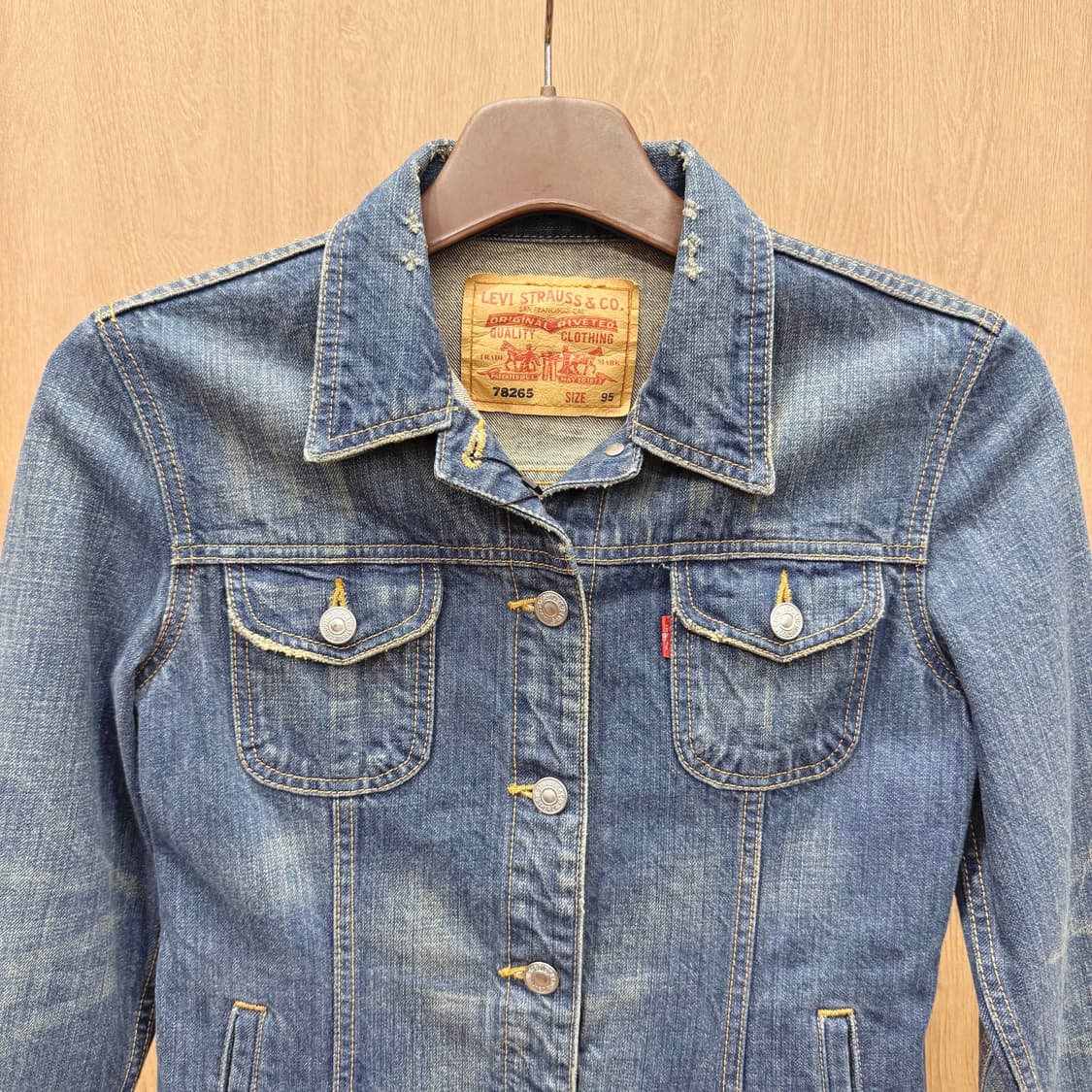 리바이스 데님 자켓 인디고 워싱 버튼업 투포켓 디테일 크롭 진청 상품이미지4
