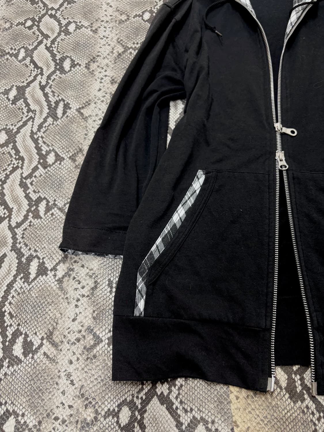 “Michel Klein” Minimal 2-way Check Hoode 상품이미지4