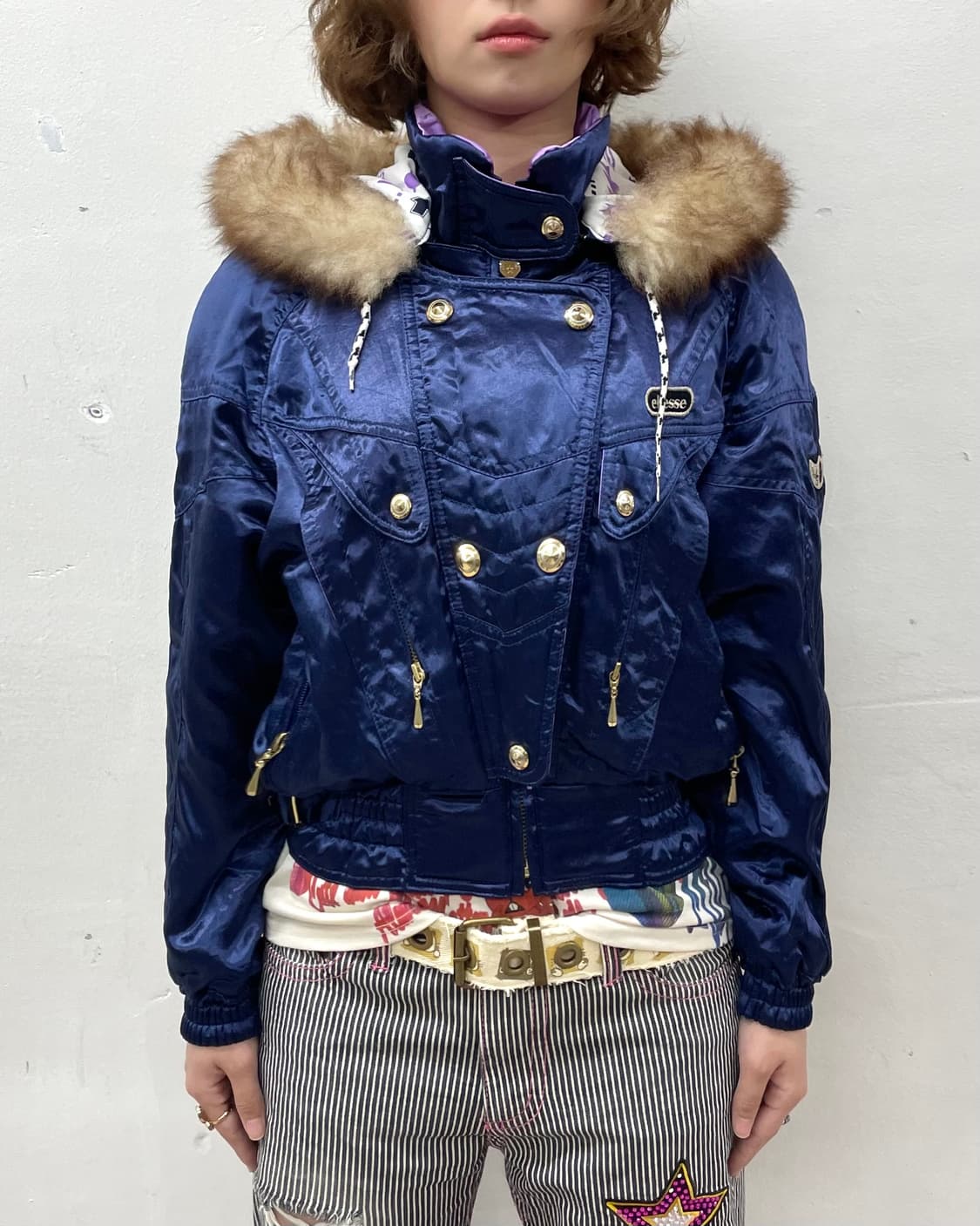 Glossy blue cropped padded jacket 상품이미지3