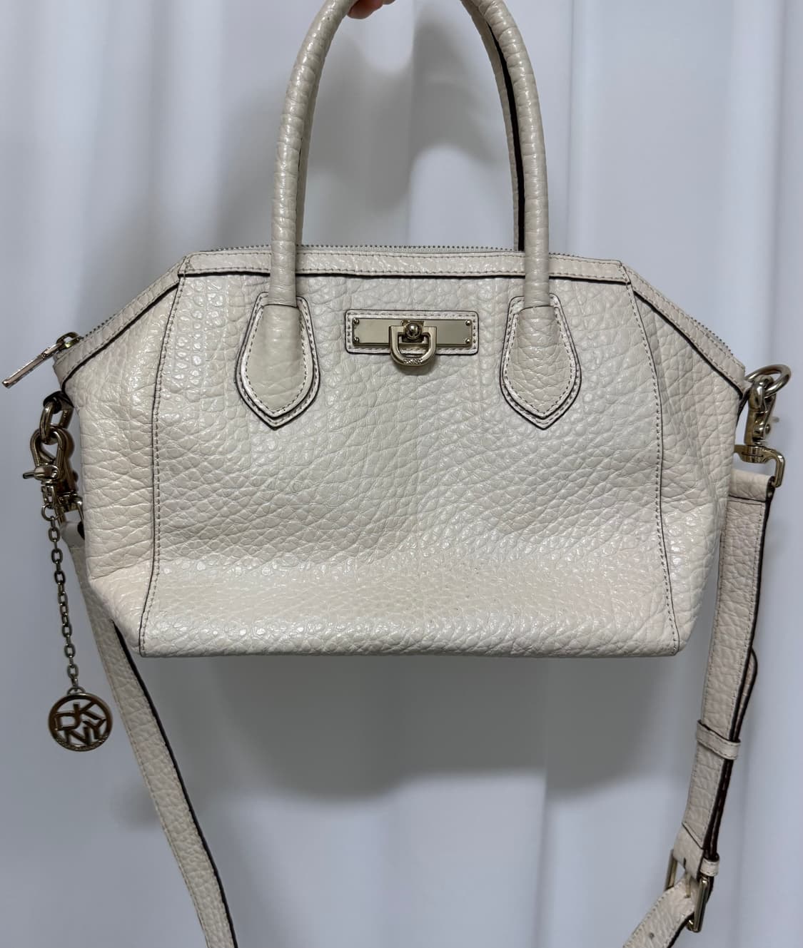 DKNY 가죽 토트 숄더백 상품이미지2