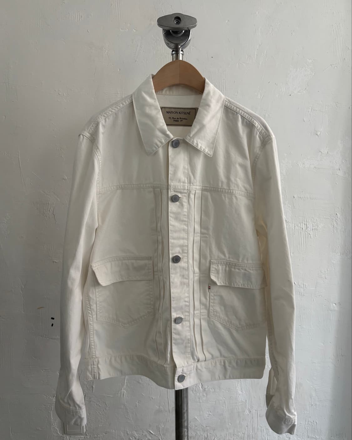 Maison Kitsune 메종키츠네 화이트 트러커 자켓 상품이미지1