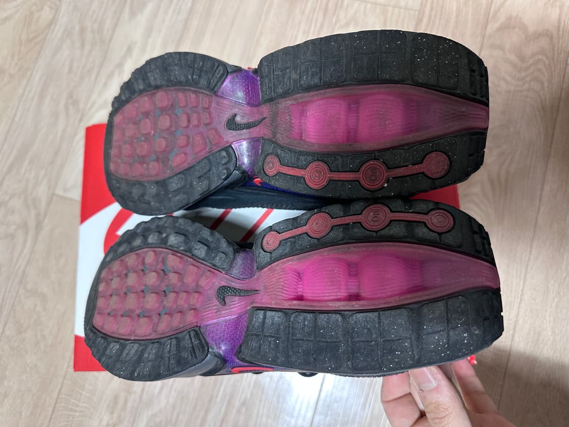[290]나이키 에어맥스 Dn 블랙 라이트 크림슨 상품이미지7