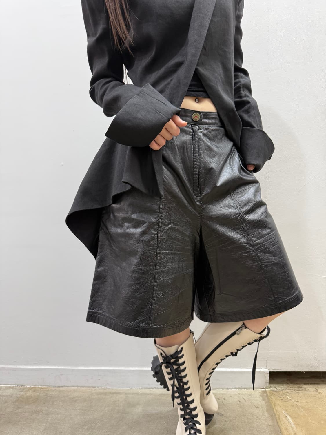레더 디테일 와이드 숏팬츠 상품이미지5