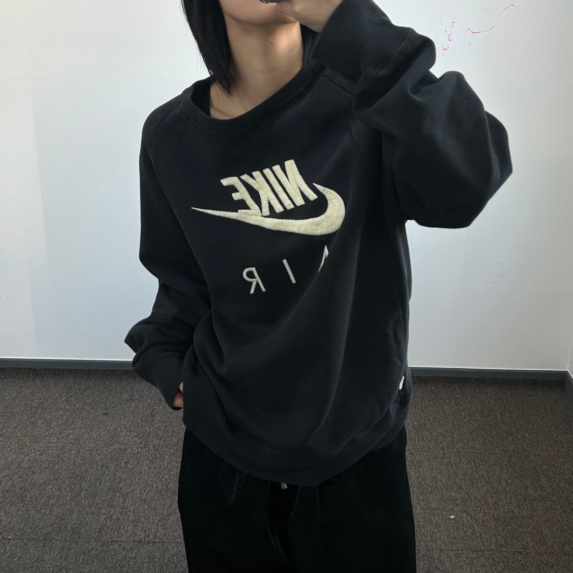 Nike 나이키 에어 아이보리 스우시 블랙 맨투맨 상품이미지2